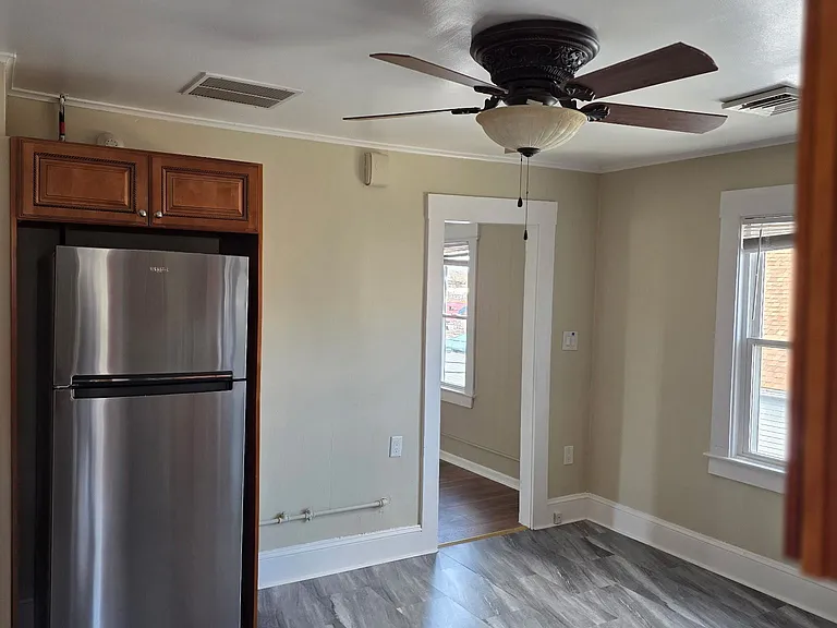 22 Calvin Ave — Photo 3