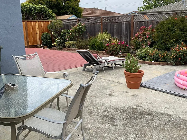 1419 Flores Dr — Photo 27