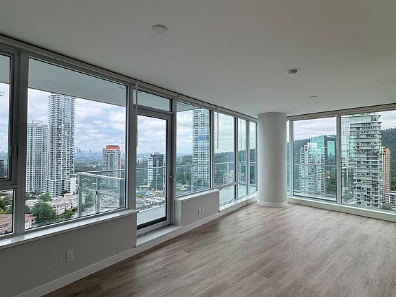4th image of 567 Emerson St #210