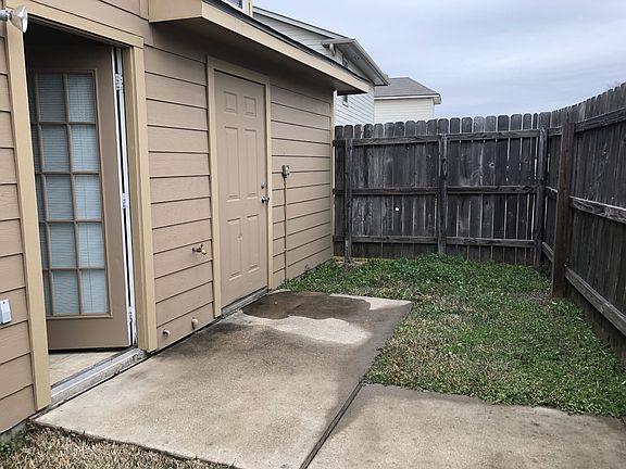 3rd image of 4039 Southern Trace Dr