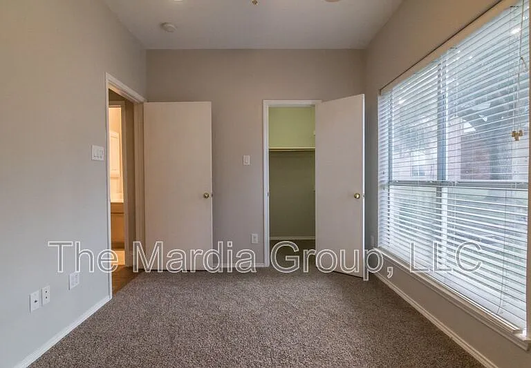 3904 Brandon Park Dr — Photo 12
