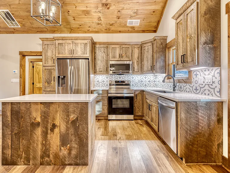 200 E Ridge Ln — Photo 3