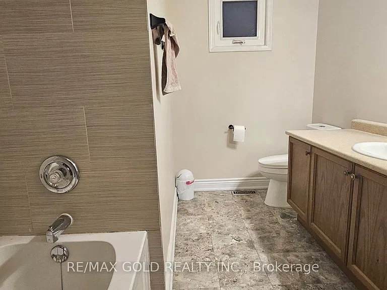 15 Valonia Dr #UPPER — Photo 13
