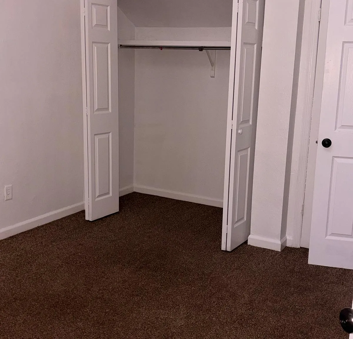 2 bed, 998 sqft, $1,350 — Photo 3