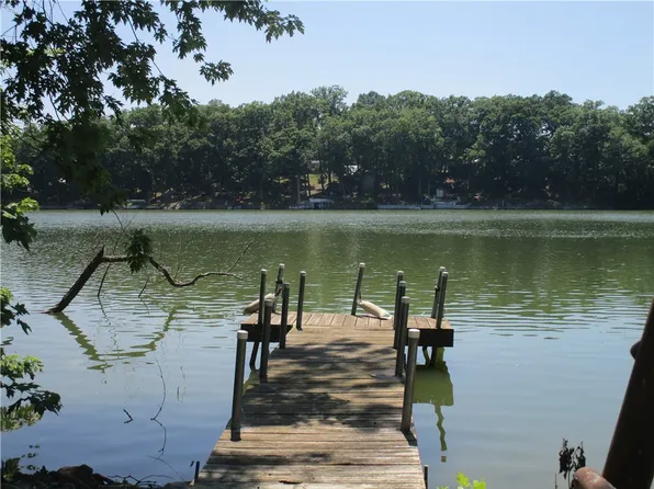 2 High Point Dr, Pana, IL 62557