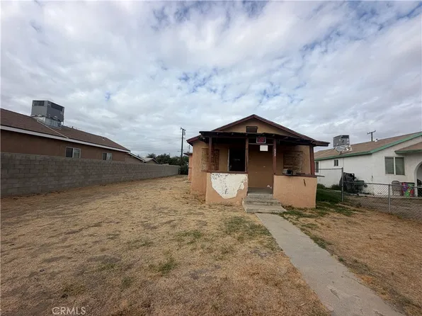 423 Dover Pl, Delano, CA 93215