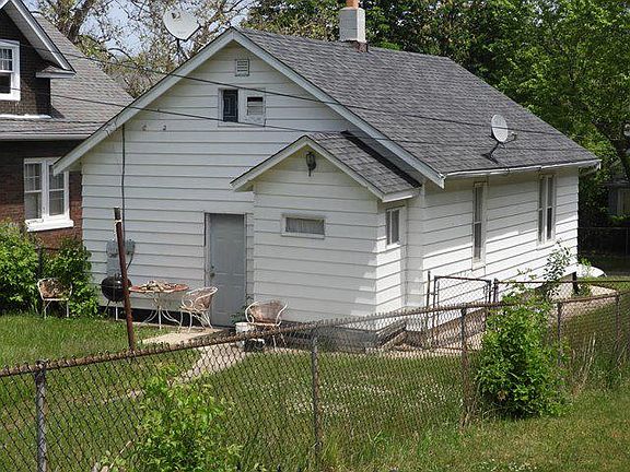 2nd image of 912 Lenox Ave