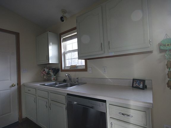 2nd image of 56642 Meadow Glen Dr
