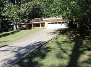 548 Cole Dr, Lilburn, GA 30047