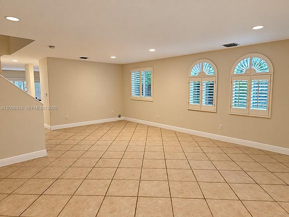 4th image of 3280 Gifford Ln #3280