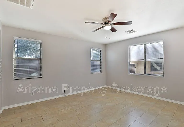 3879 E Santa Fe Ln — Photo 4