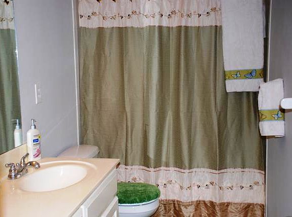 Upr Lvl - Full Bath Rm # 2