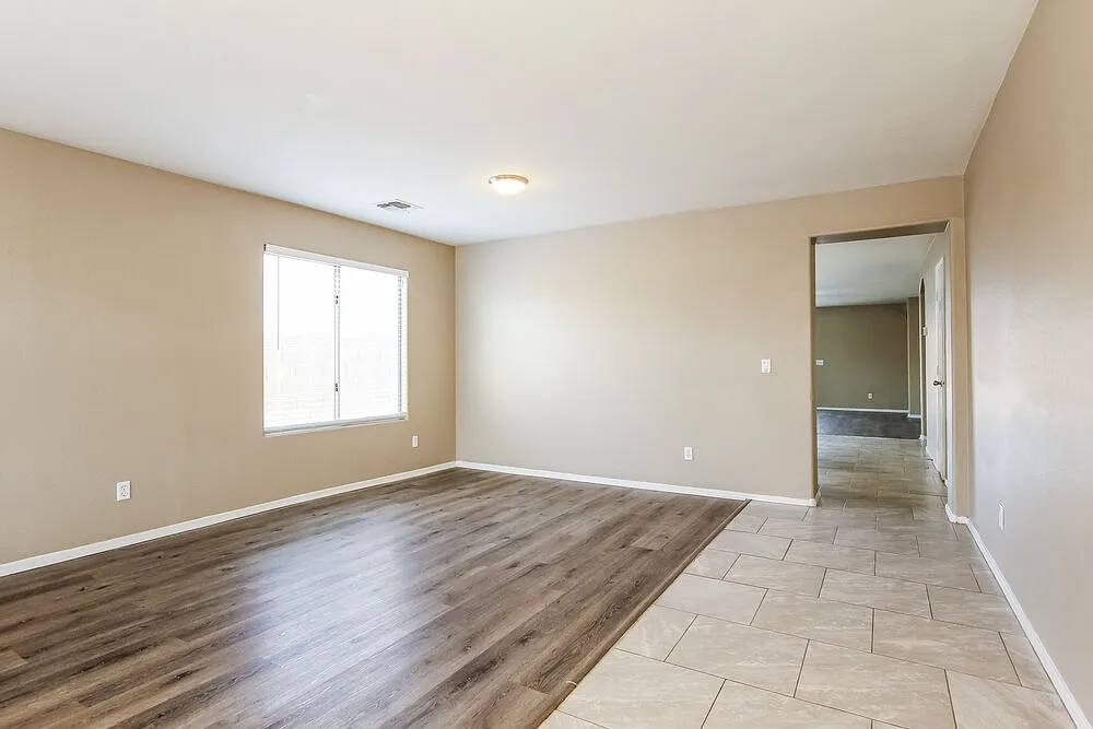 4 bed, 2.0 bath, 1900 sqft, $2,505 — Photo 3