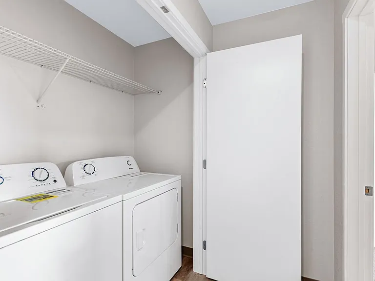 352 Deschane Ave — Photo 8