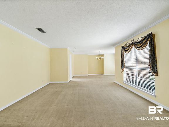 3rd image of 111 Dewitt Loop