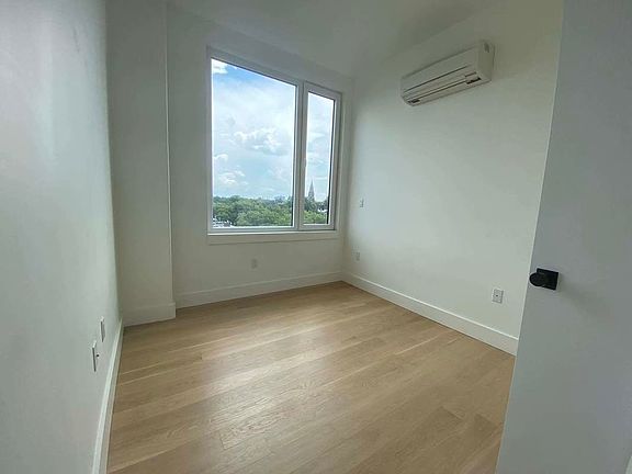5th image of 420 Tompkins Ave #203
