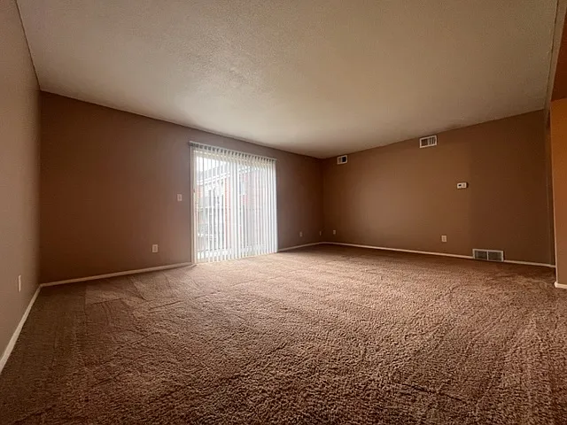 2 bed, 996 sqft, $1,150 — Photo 2