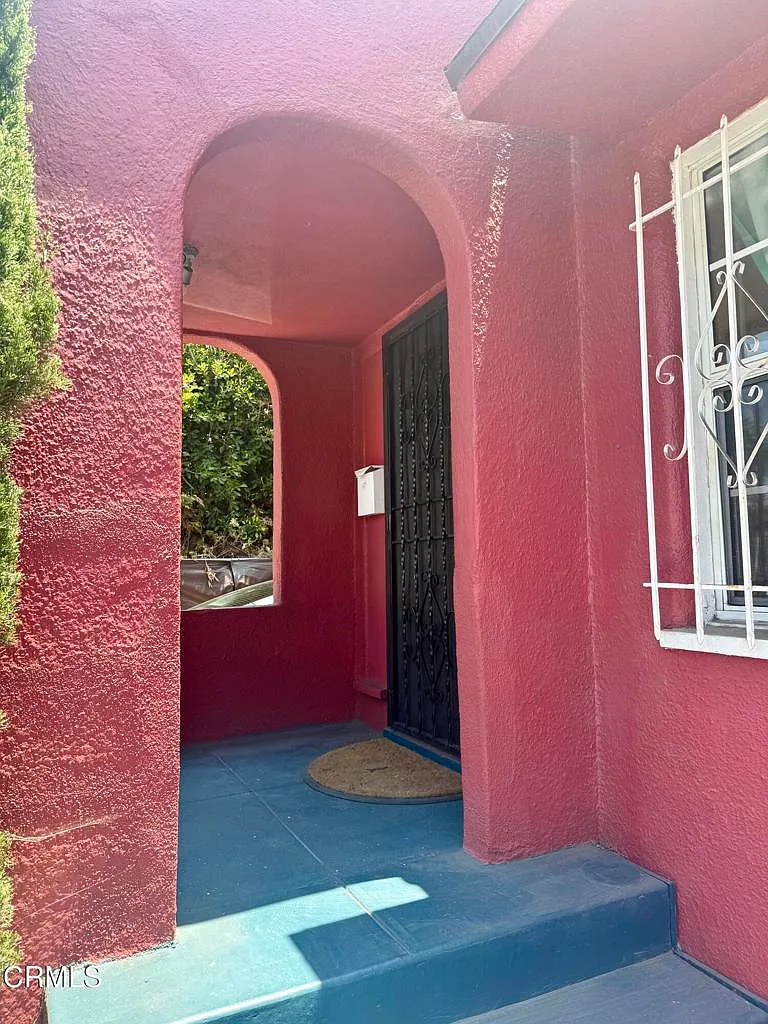 2 bed, 1.0 bath, 1100 sqft, $2,500 — Photo 1