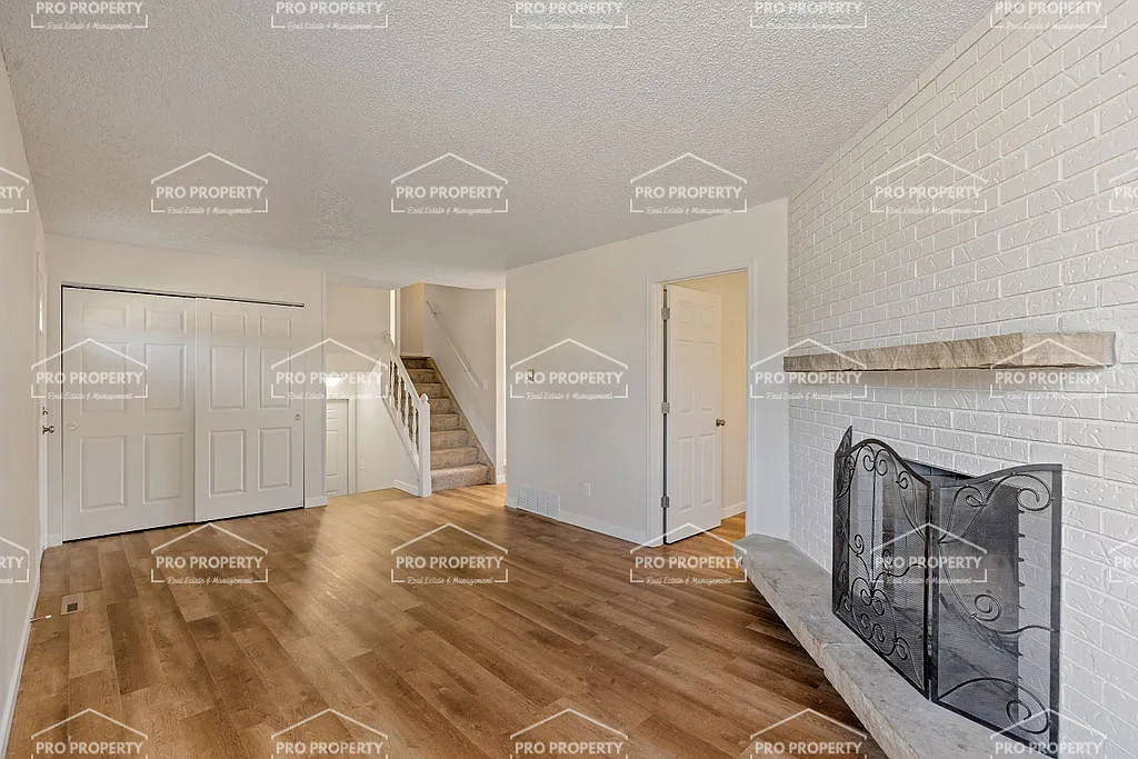 4 bed, 1.5 bath, 1350 sqft, $2,150 — Photo 4
