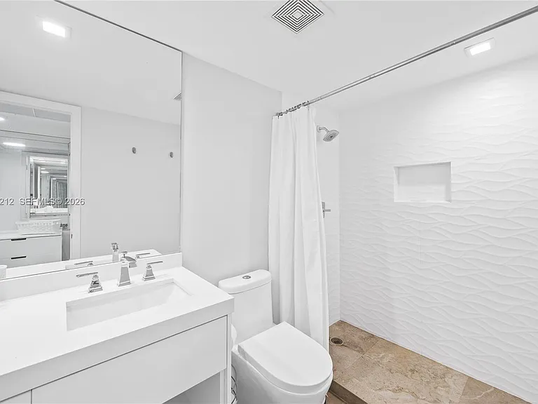 5555 Collins Ave #4B — Photo 11