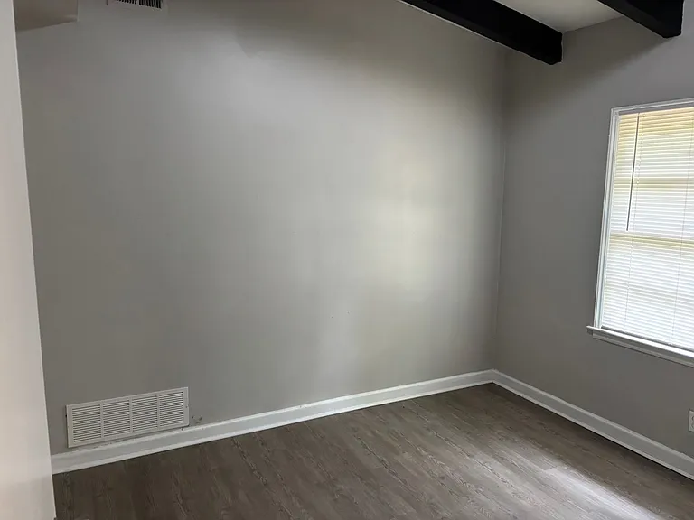 2608 Walker St — Photo 3