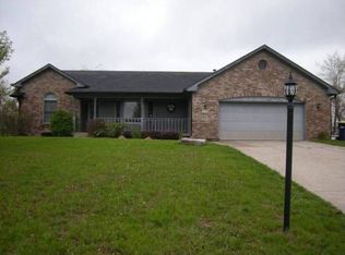 212 Park Forest Dr N, Whiteland, IN 46184