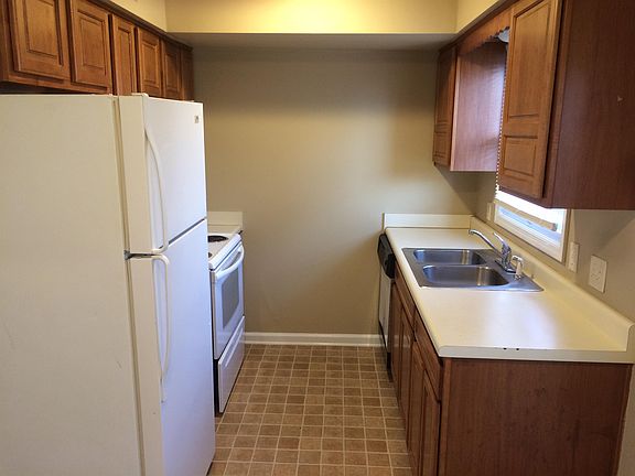 2nd image of 928 Villa Dr APT 2
