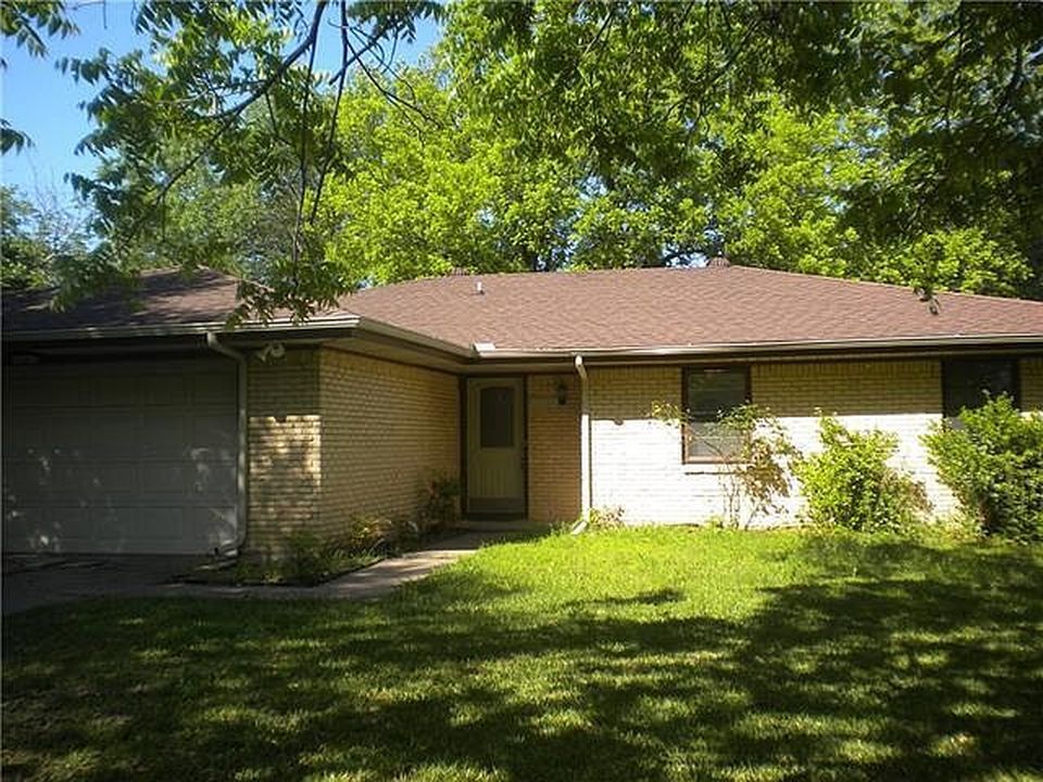220 Town North Dr - Property Image