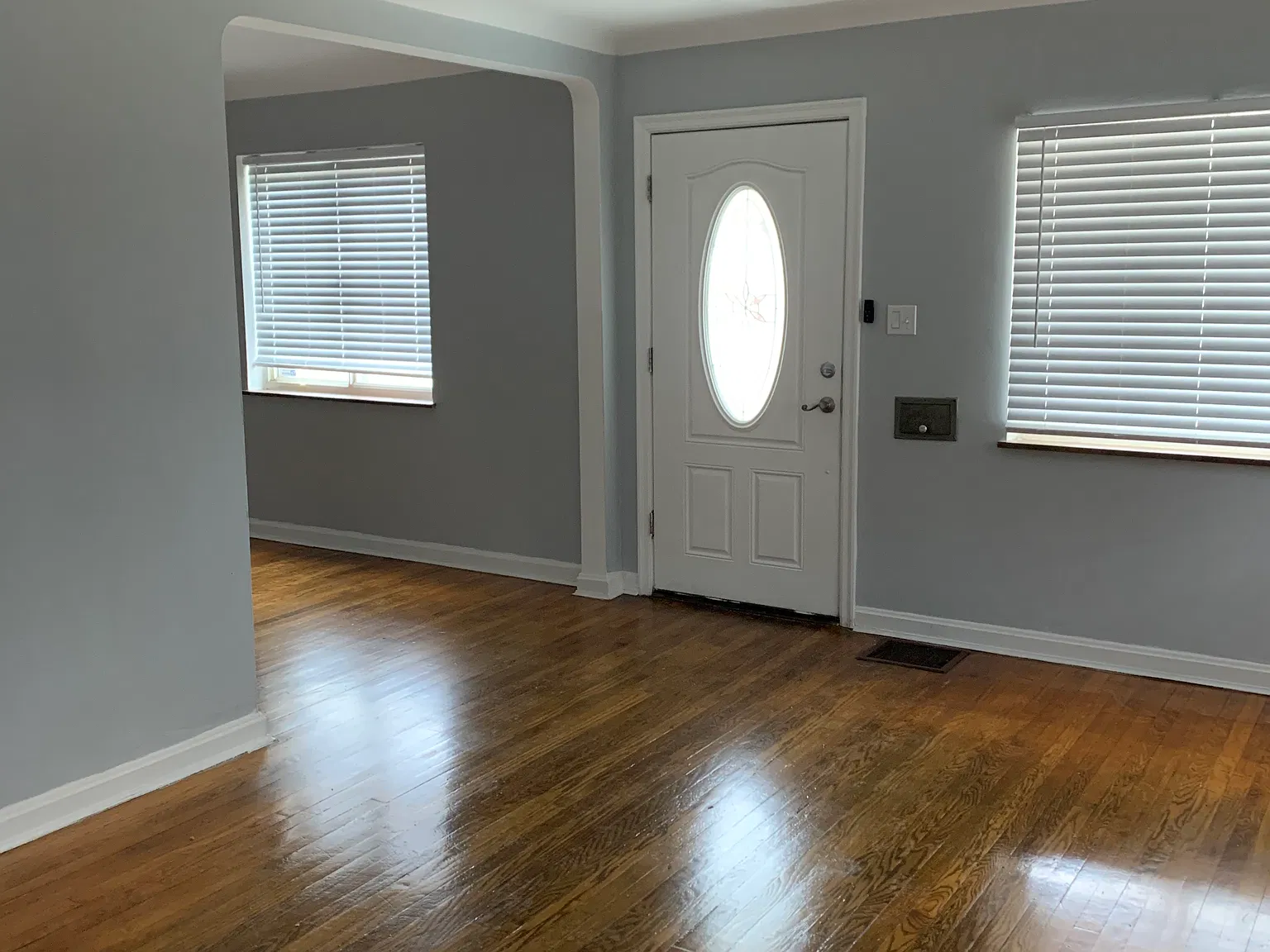 3856 Queencrest - Silverton — Photo 2