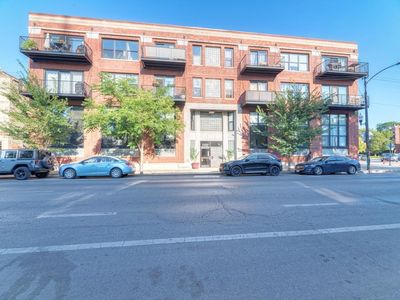 2161 N California Ave APT 201, Chicago, IL, 60647