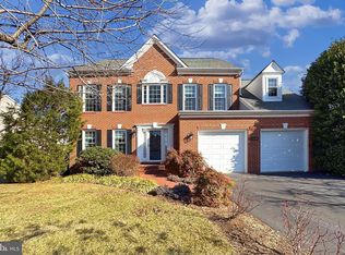 13106 Farmsted Ct, Herndon, VA 20171