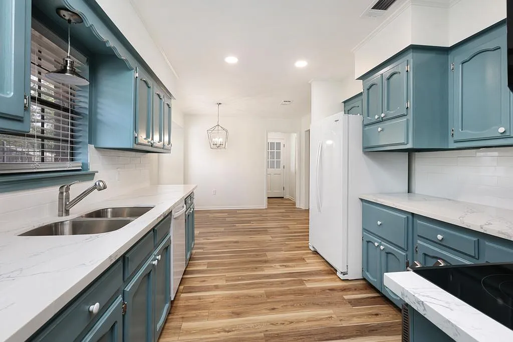17034 Culpepper Ave — Photo 2