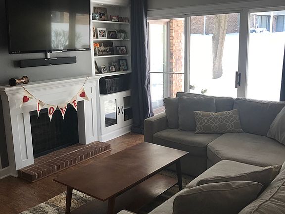 5th image of 376 Sandalwood Ln