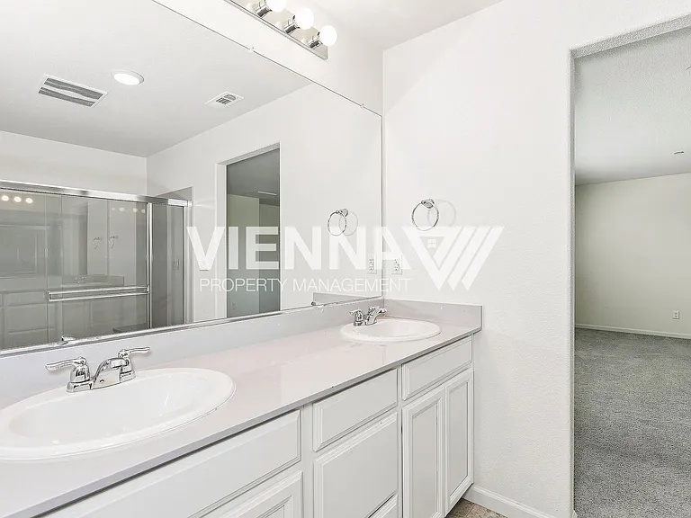 3033 Welton Cir — Photo 14