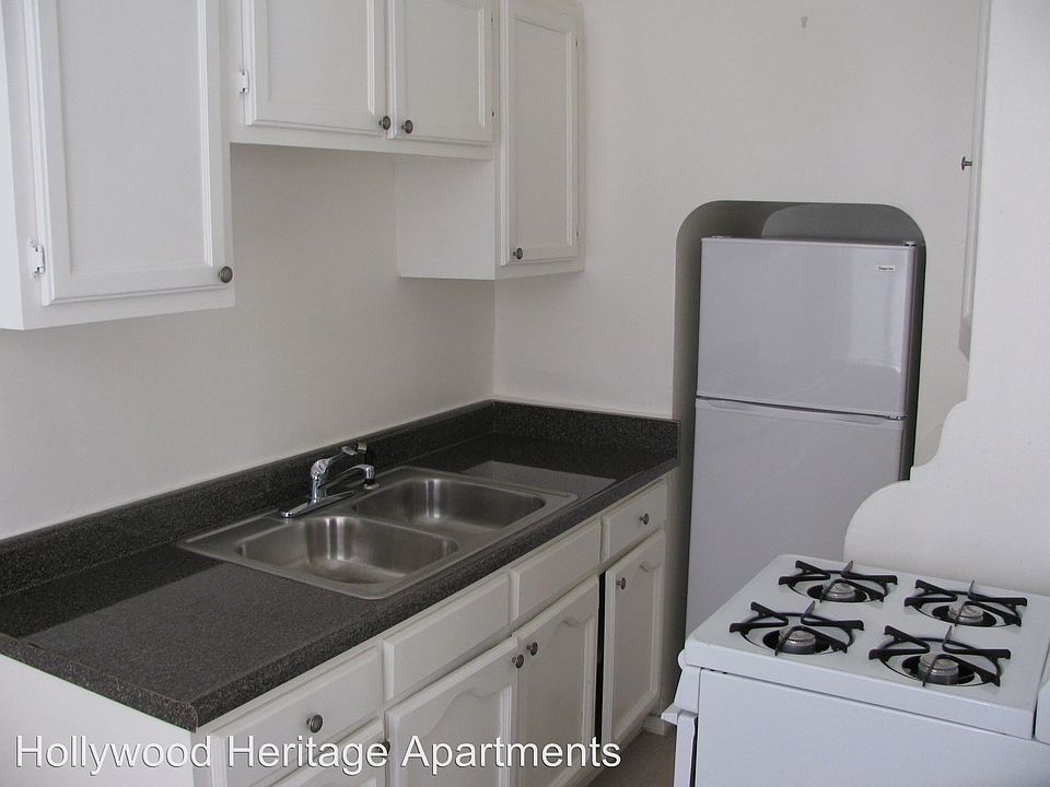 2nd image of 6234 De Longpre Ave APT 206