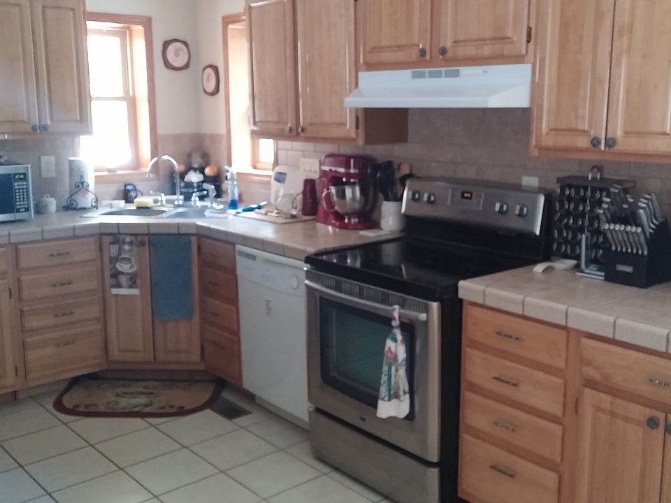 1st image of 5 N Woodland Ct