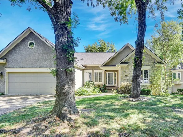 12617 Briar Dr, Leawood, KS 66209