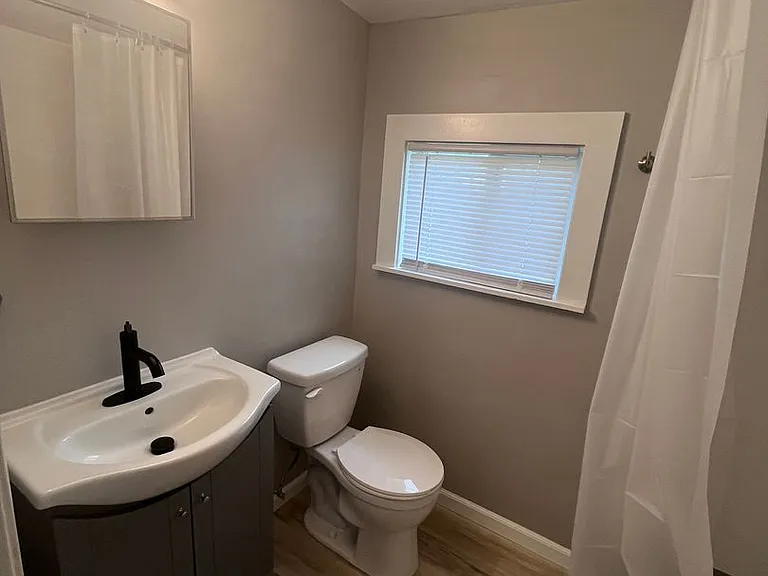 610 Commonwealth Ave — Photo 10