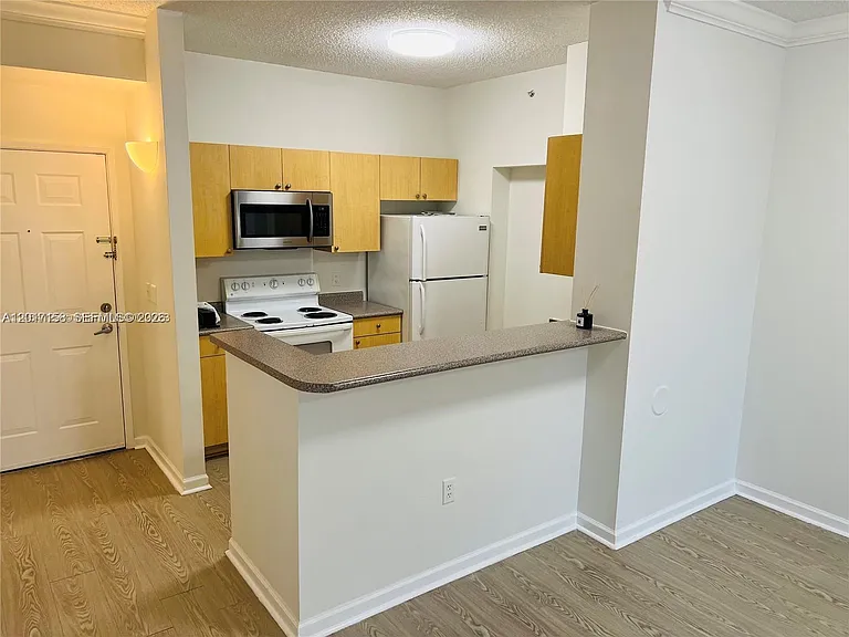 1900 Van Buren St #111B — Photo 14