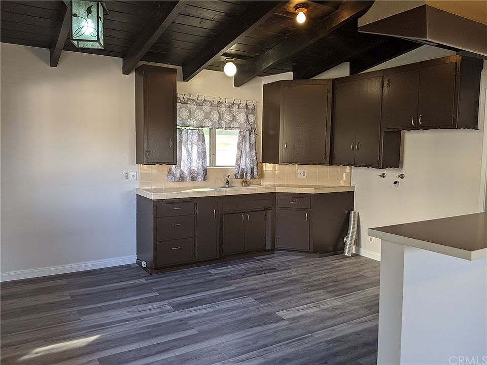 1st image of 2566 Loma Vista Dr APT B