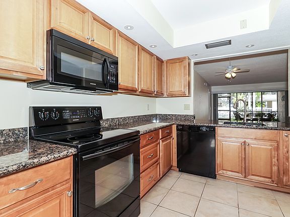 5th image of 5743 Summer Side Ln #16A