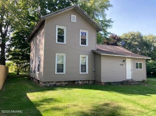 7126 N Woodbridge St, Hillsdale, MI 49242