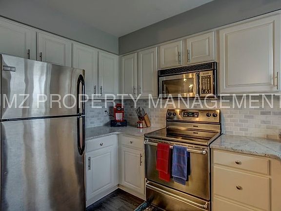 3rd image of 327 W Lincoln Ave #1