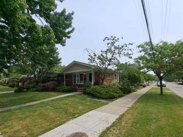30000 Elmgrove St, Saint Clair Shores, MI 48082