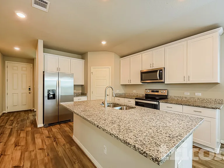 5602 Luna Pass — Photo 6