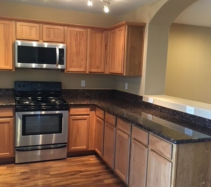 1st image of 417 11th St APT 105