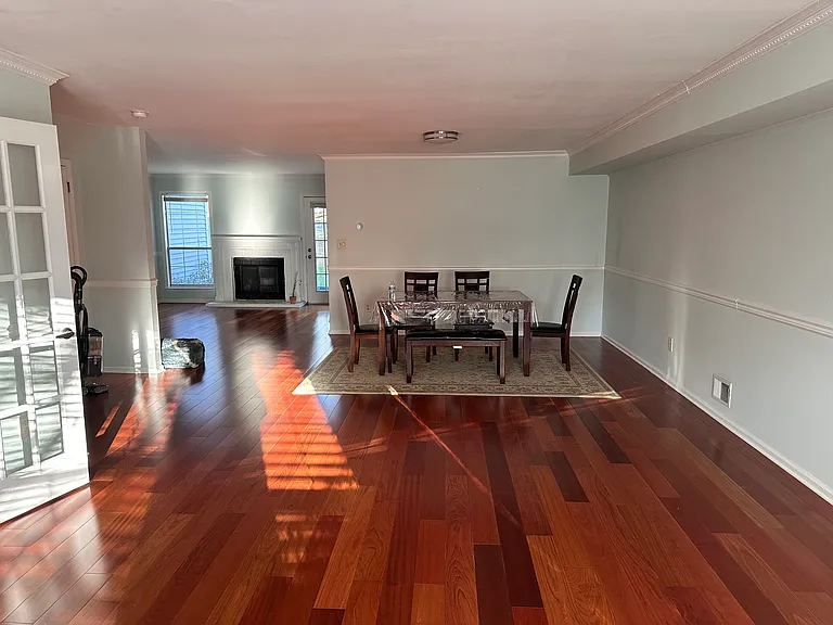 4 Aldgate Ct — Photo 2