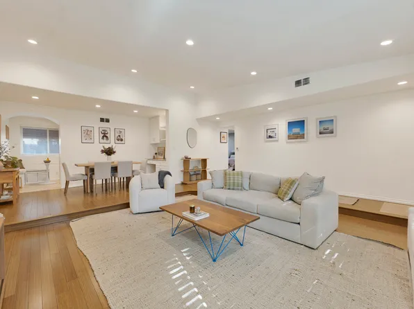 12803 Bloomfield St Unit 2, Studio City, CA 91604