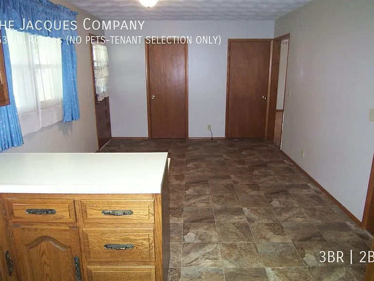 3538 N Rogers Ave — Photo 9