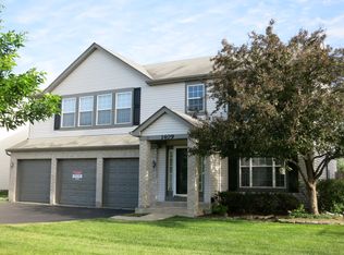1409 S Blackhawk Cir, South Elgin, IL 60177